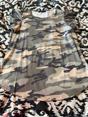 Camo tee